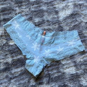 PINK Victoria’s Secret Size Large Light Blue w/ White Snowflakes Cheekster Panty